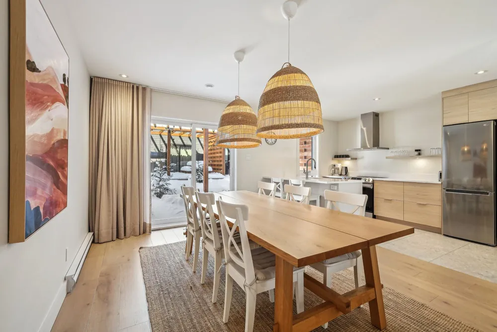 Kamik condo open kitchen and dining room