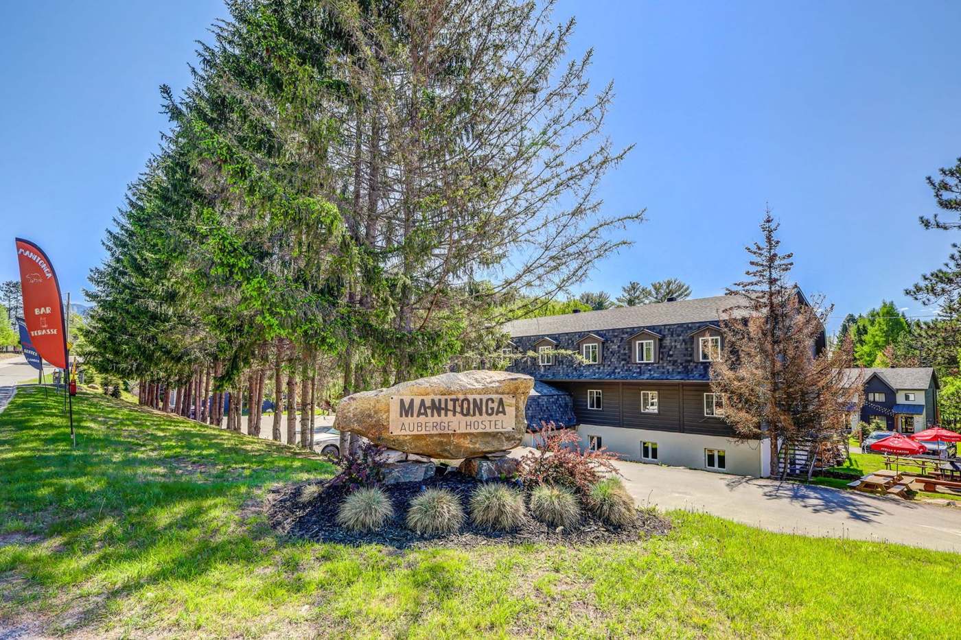 The Manitonga sign at the entrance